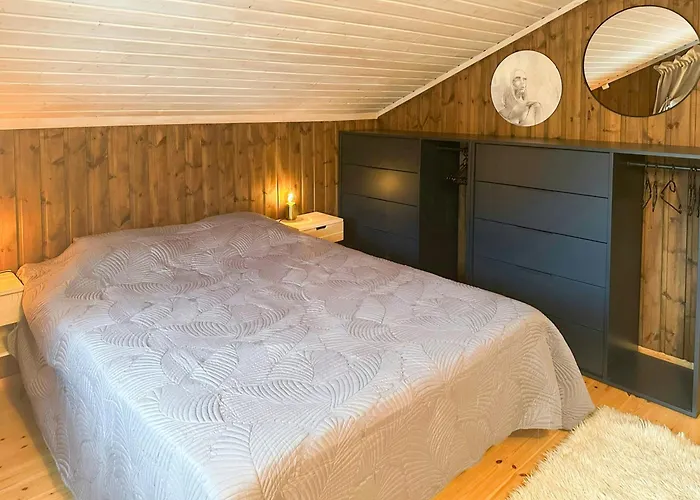 Seaside Cabin With Fjord Views In Skjerstad